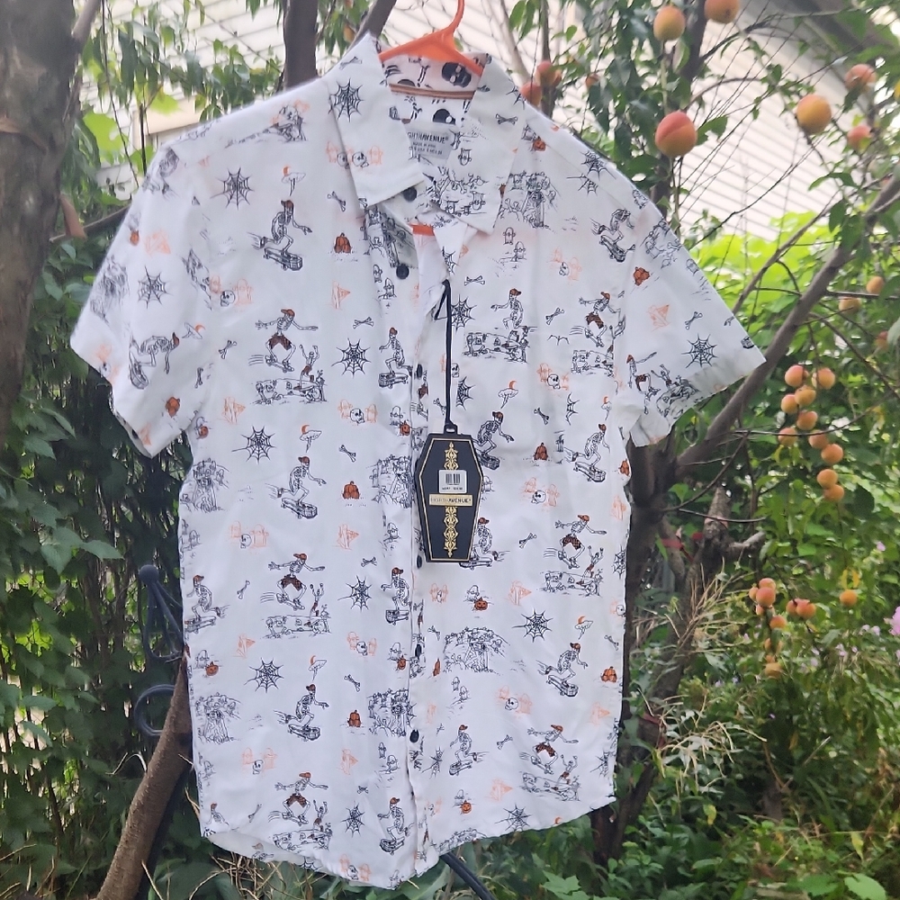 Teen/youth Halloween, White and Black Skating Skelleton, Short Sleeve Shirt Sz S